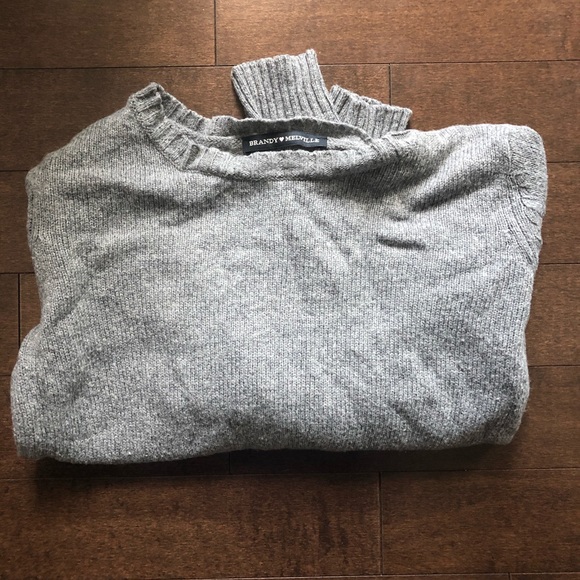 Brandy Melville Sweater - Picture 2 of 3